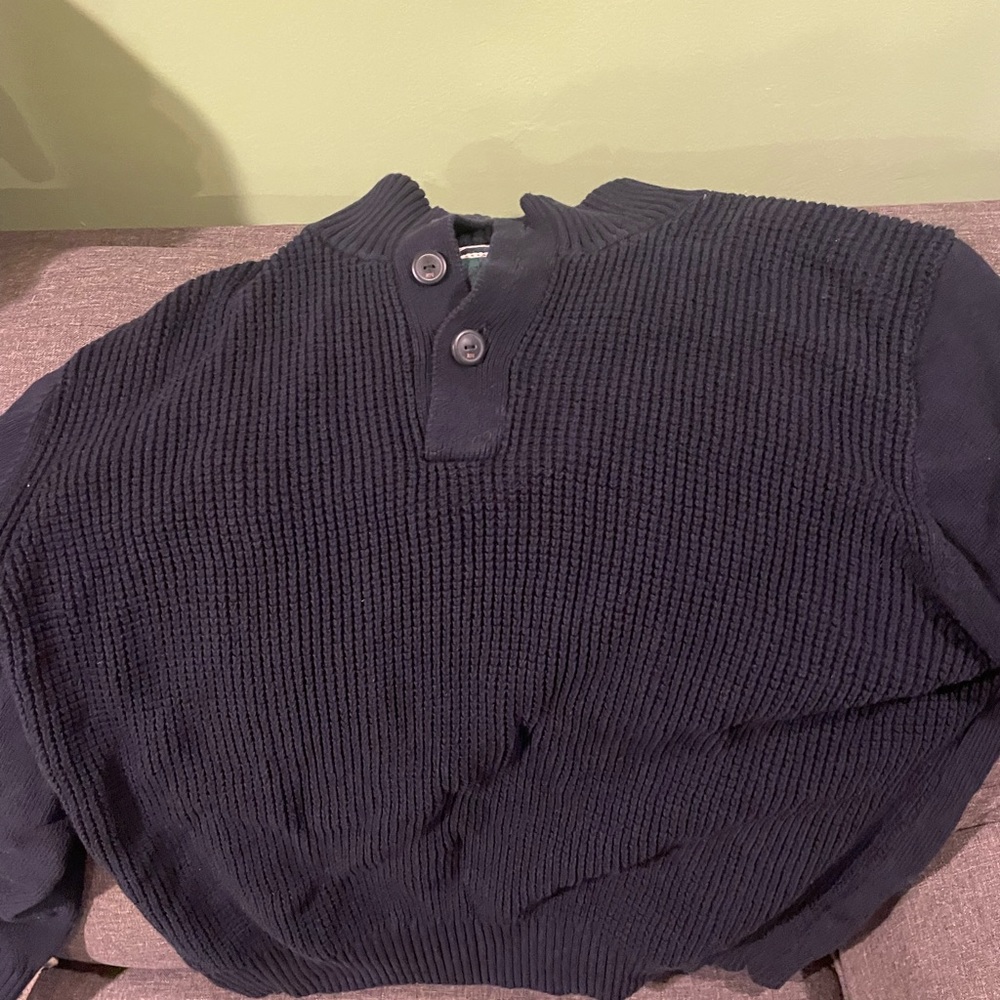 Waffle print men’s sweater- gently used